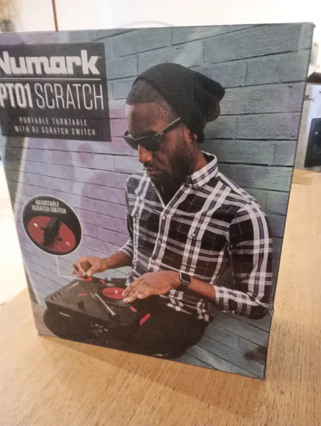 Numark PT01 Scratch Tocadiscos Portátil