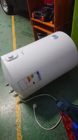 Termo Eléctrico 80L Emelson