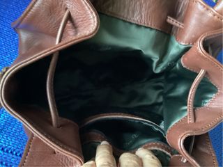 Bolso Leo Bastida de piel marrón, nuevo.