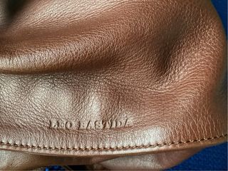 Bolso Leo Bastida de piel marrón, nuevo.