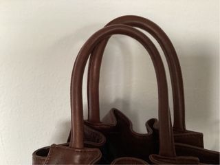 Bolso Leo Bastida de piel marrón, nuevo.