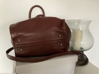 Bolso Leo Bastida de piel marrón, nuevo.