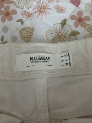 Vaqueros cortos blancos rotos