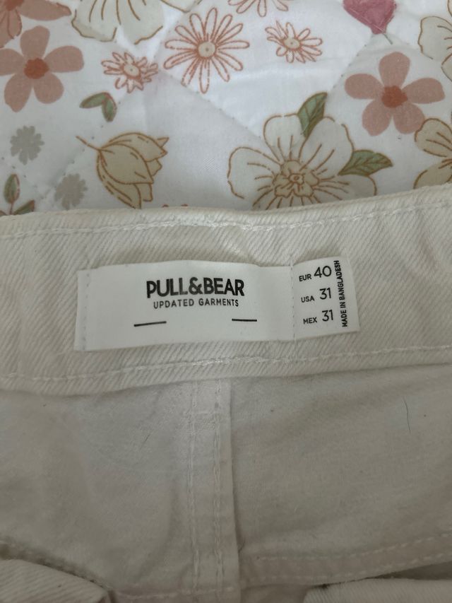 Vaqueros cortos blancos rotos