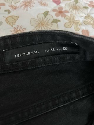 Vaqueros cortos blancos rotos