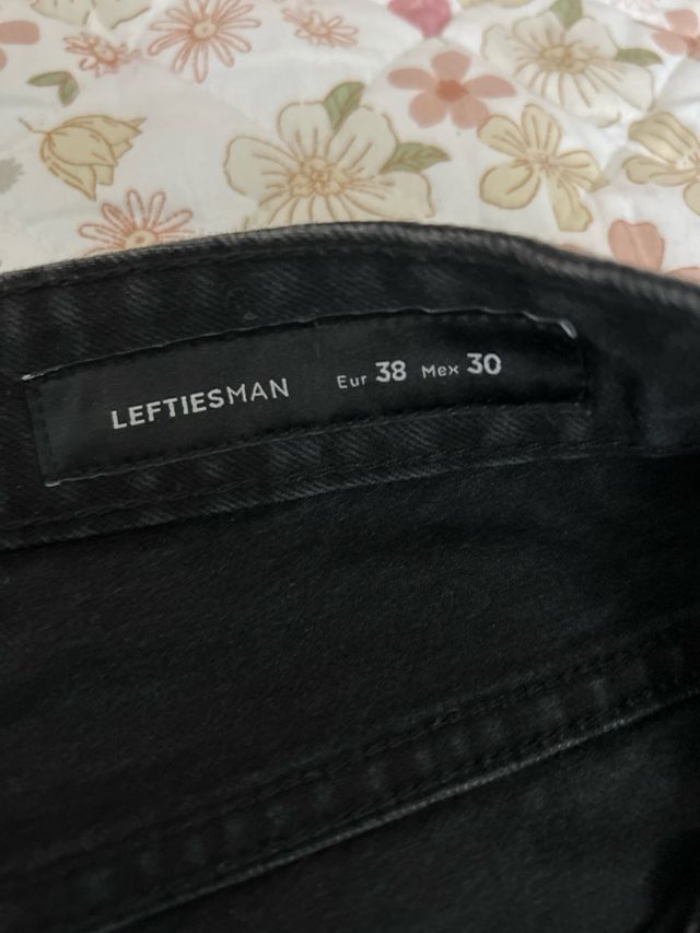 Vaqueros cortos blancos rotos