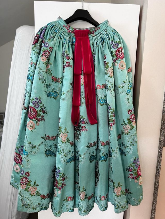 Trajes de Fallera , color agua marina y morado .