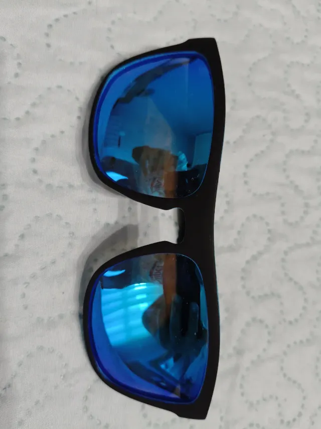 Gafas de sol polarizadas azules
