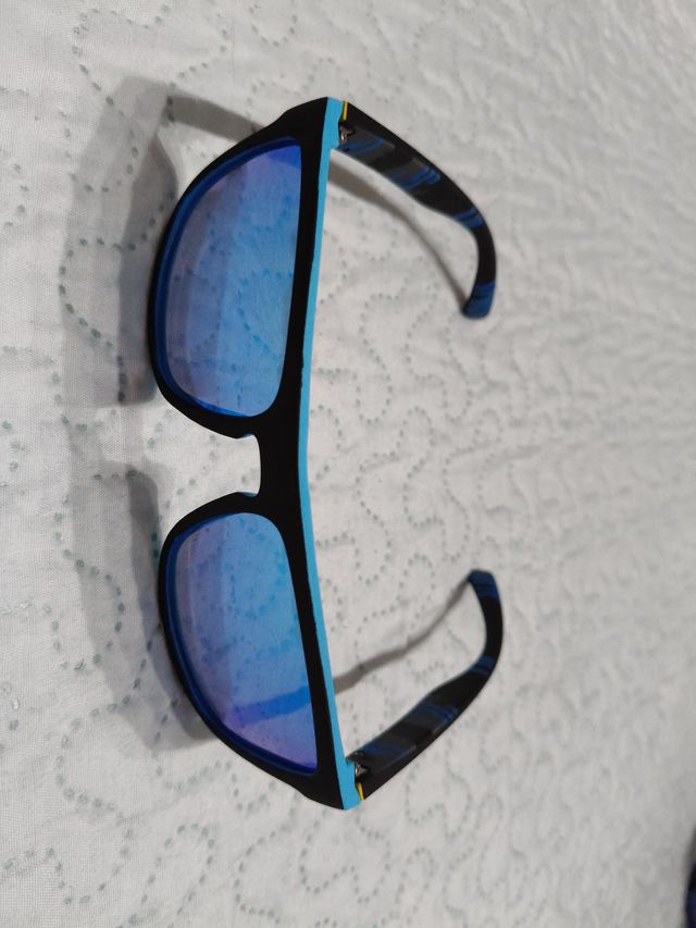 Gafas de sol polarizadas azules