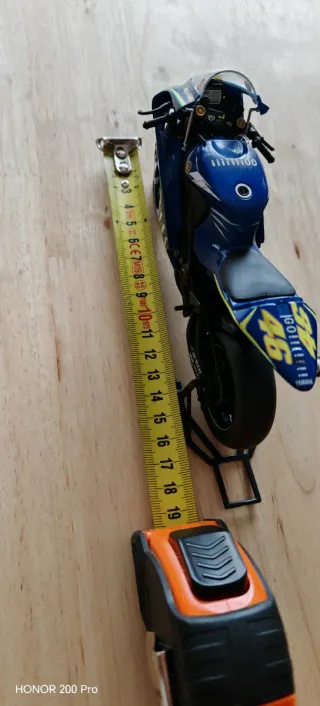 Moto de colección a escala