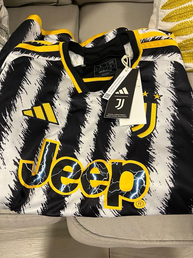 Camiseta Adidas Jeep Juventus Negra y Amarilla
