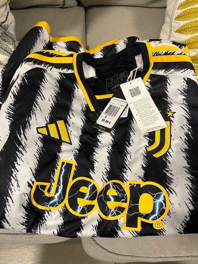 Camiseta Adidas Jeep Juventus Negra y Amarilla