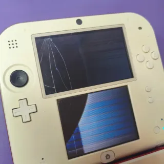 2 Nintendo 2DS ROTTO