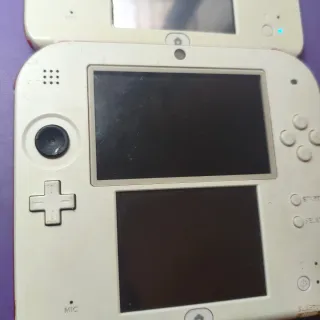 2 Nintendo 2DS ROTTO