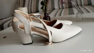 Zapatos de vestir beige tacón cuadrado talla 37/5