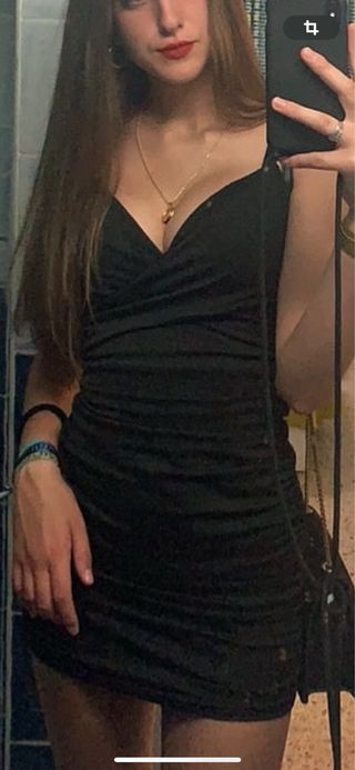 Vestido negro ajustado