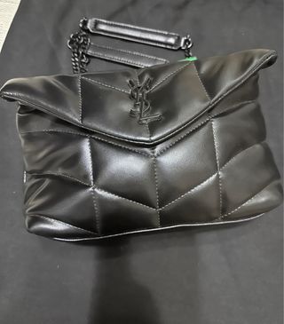 Bolso YSL  Negro Puf.
Incluye caja y guardapolvos.