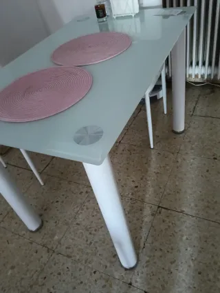 Mesa de comedor de cristal