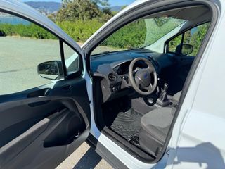 Ford Transit Courier 2015