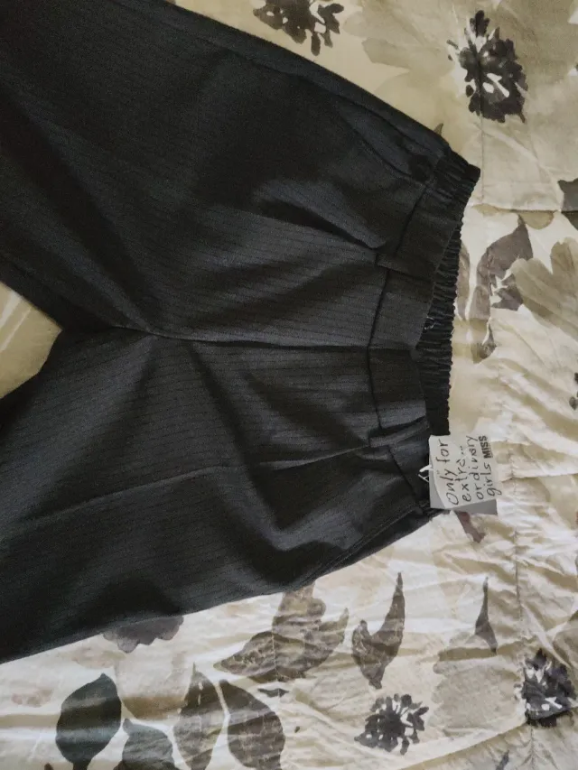 Pantaloni Bershka grigio taglia S