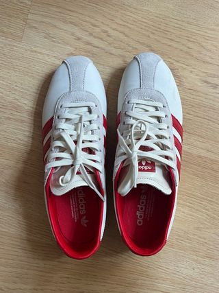 Zapatillas Adidas Tokyo Blancas y Rojas