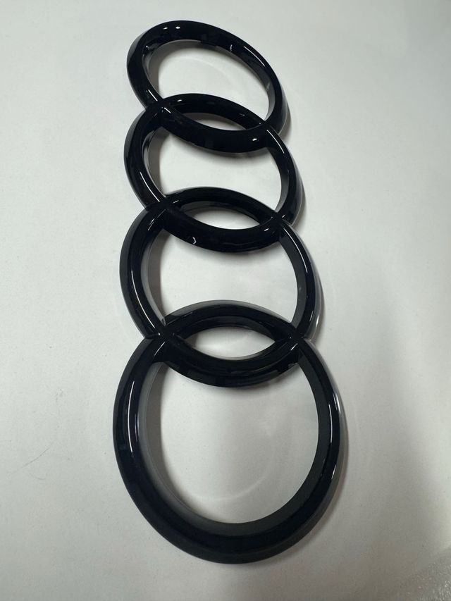 Aros Logo Audi Negro Brillante 28 cm