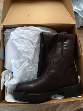 Botas  marrones - granate a estrenar