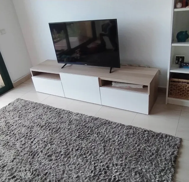Mueble TV IKEA Beige y Blanco