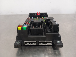 CAJA RELES / FUSIBLES LAND ROVER RANGE ROVER (LM)