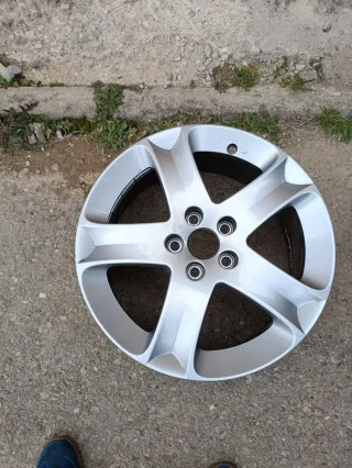 Llanta Peugeot 407