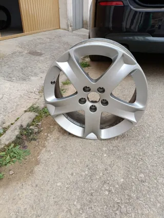 Llanta Peugeot 407