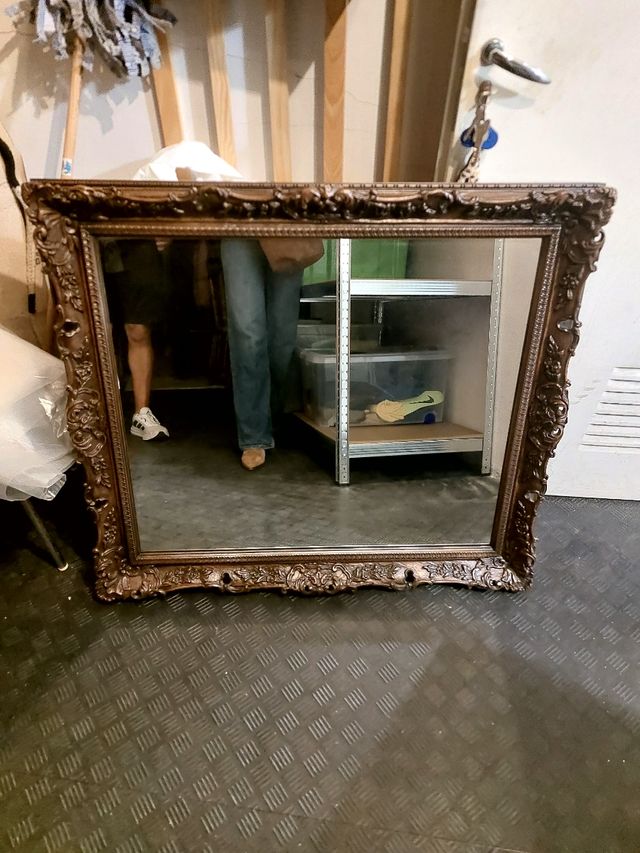 Espejo tallado estilo barroco