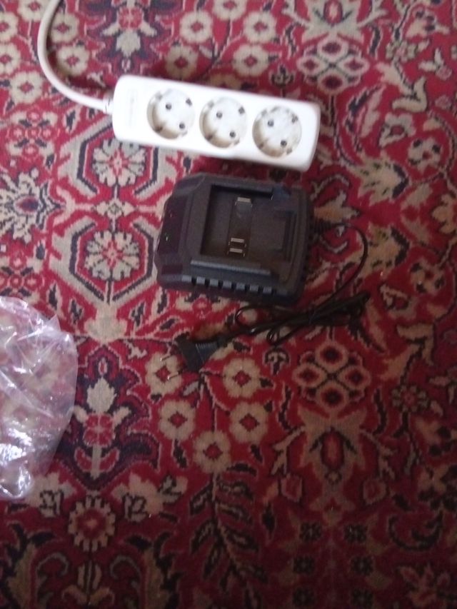 Cargador de Baterías.