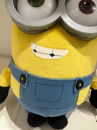 Peluche Minion Rey Bob. Corona Morada.