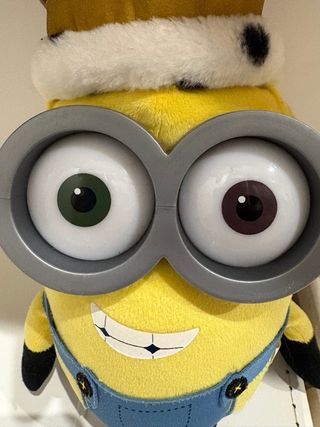 Peluche Minion Rey Bob. Corona Morada.