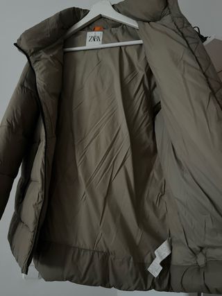 Chaqueta Zara impermeable verde talla M