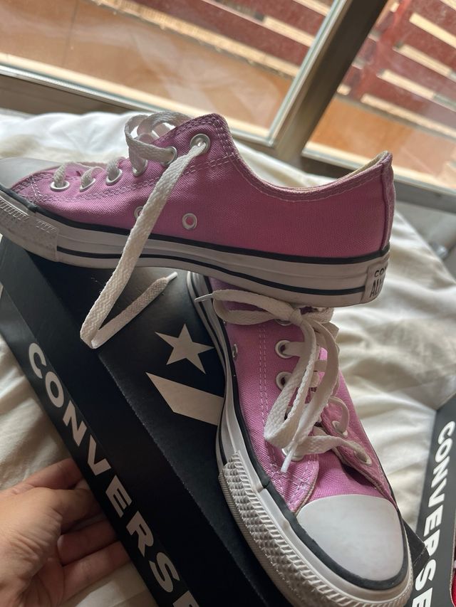 Lote 2 Zapatillas Converse Rosas y Rojas