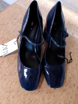 Zapatos de tacón azul charol