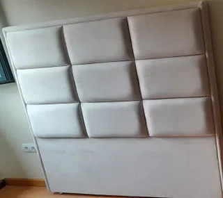 Cabecero de cama tapizado nata