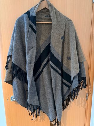 Poncho/Capa Punto Gris y Marrón Flecos Talla Única