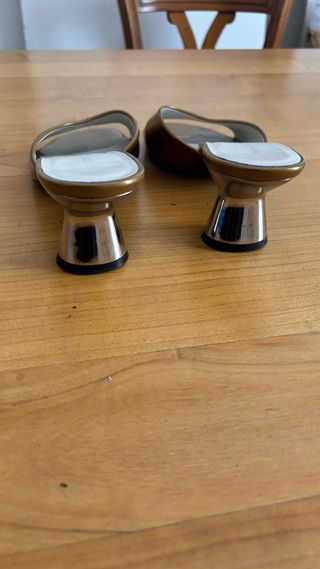 Sandalias tacón doradas MARTIN OSVALDO