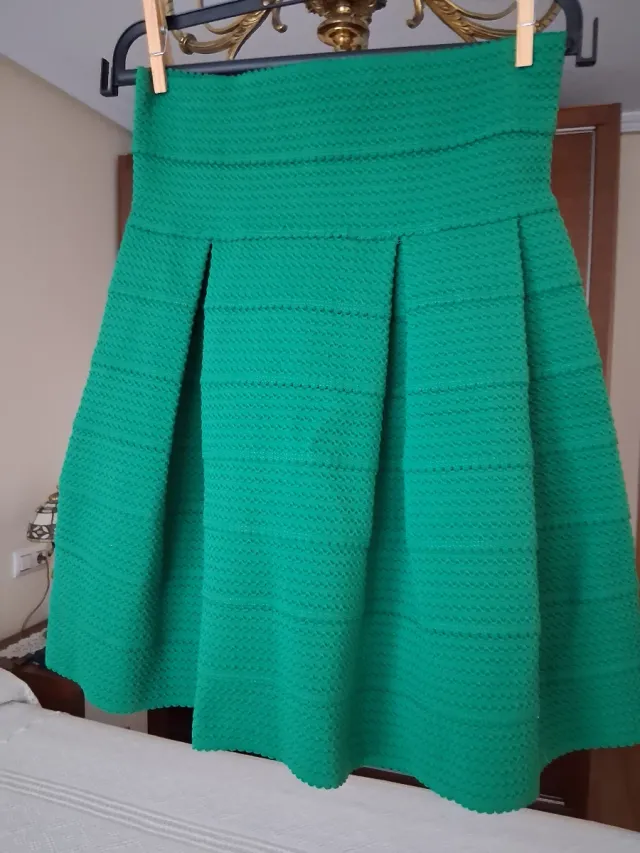 Falda verde de tablas