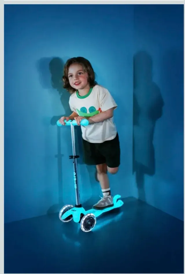 Patinete Micro Mini Deluxe Glow LED