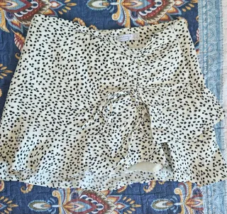 Falda corta Stradivarius