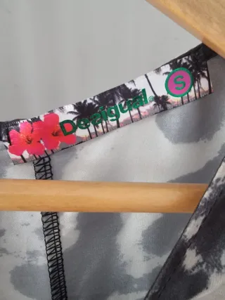 Blusa sin mangas estampada