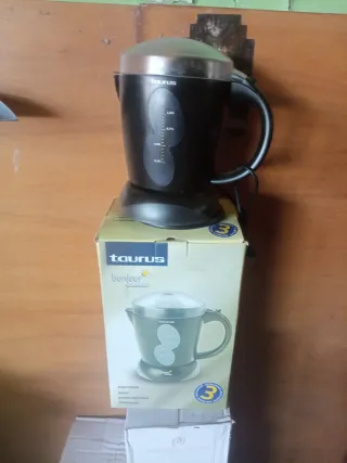 Exprimidor Taurus Bonjour