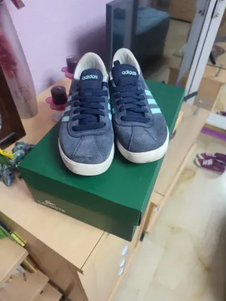 Zapatillas Adidas Azul y Blanco
