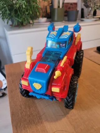Coche Super Things con los muñecos originales incl