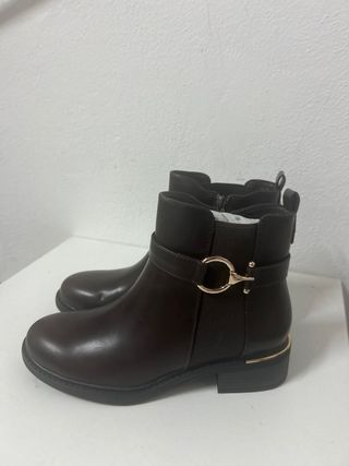 Stivaletti donna marroni tg 38 nuovi 