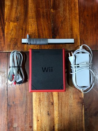 Console Nintendo Wii Mini Rossa completa di cavi